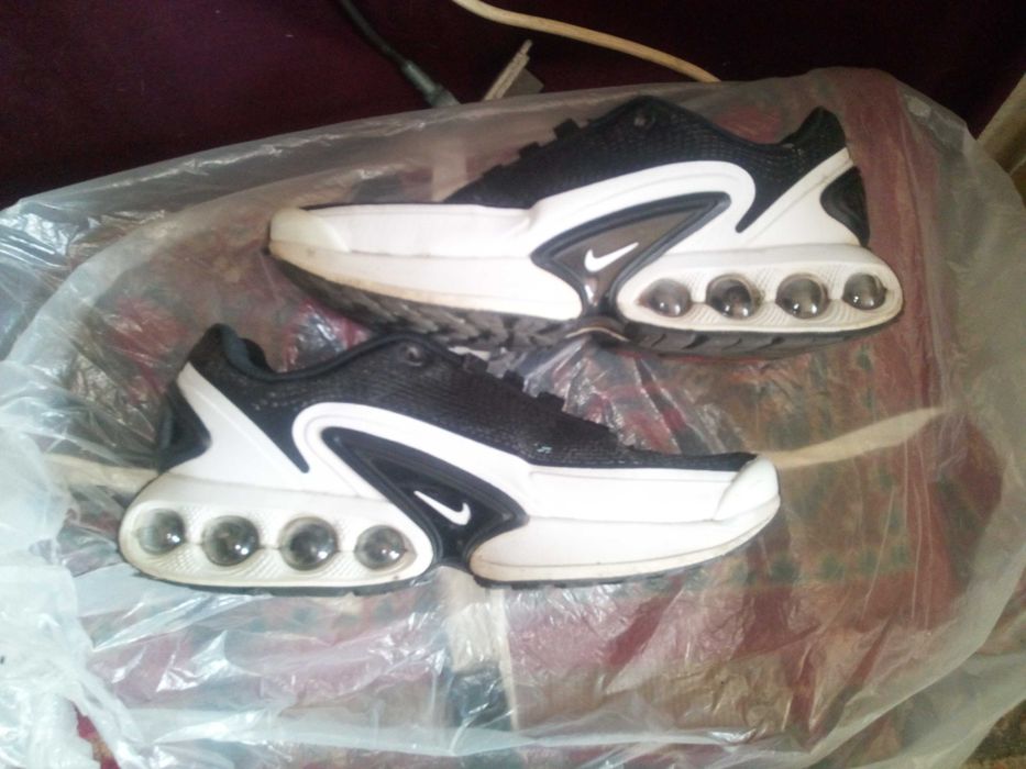 Кросовкі оригінальні,фірмові.Розміри41-42,43-44,45.