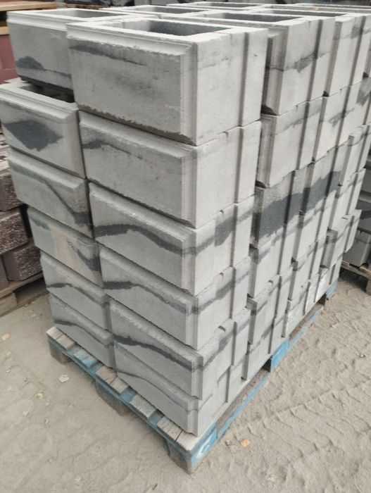 Блоки на паркан, бруківка