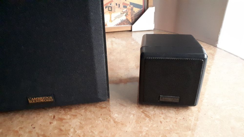 Colunas Cambridge Soundworks SW320 2.1 (excelente definição sonora)