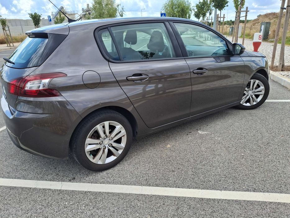 Peugeot 308 — fotografia 3