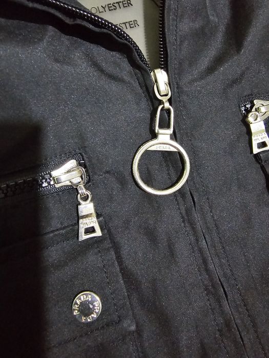 Нейлонова куртка   PRADA