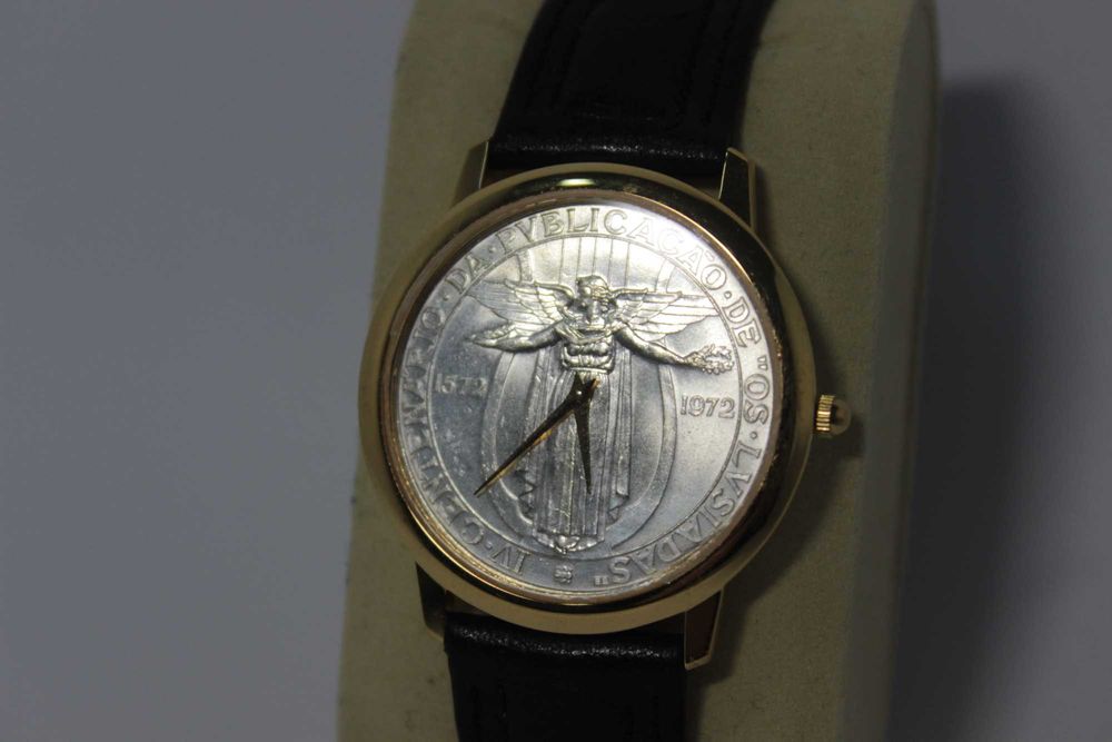Relógio personalizado com moeda de prata