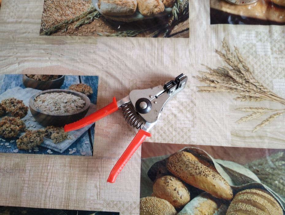 Пристрій для зняття ізоляції