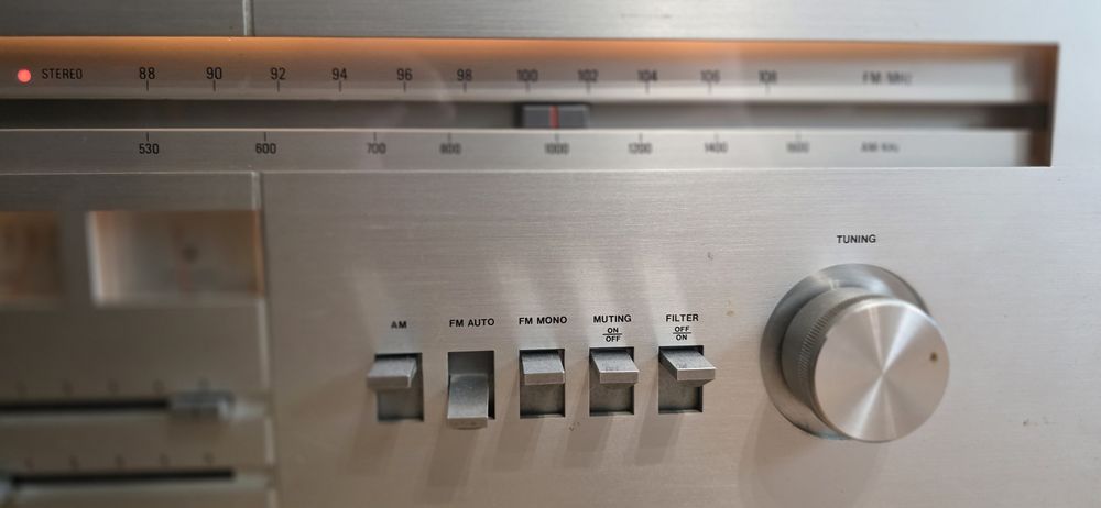 Tuner radiowy Clarion MT-7800