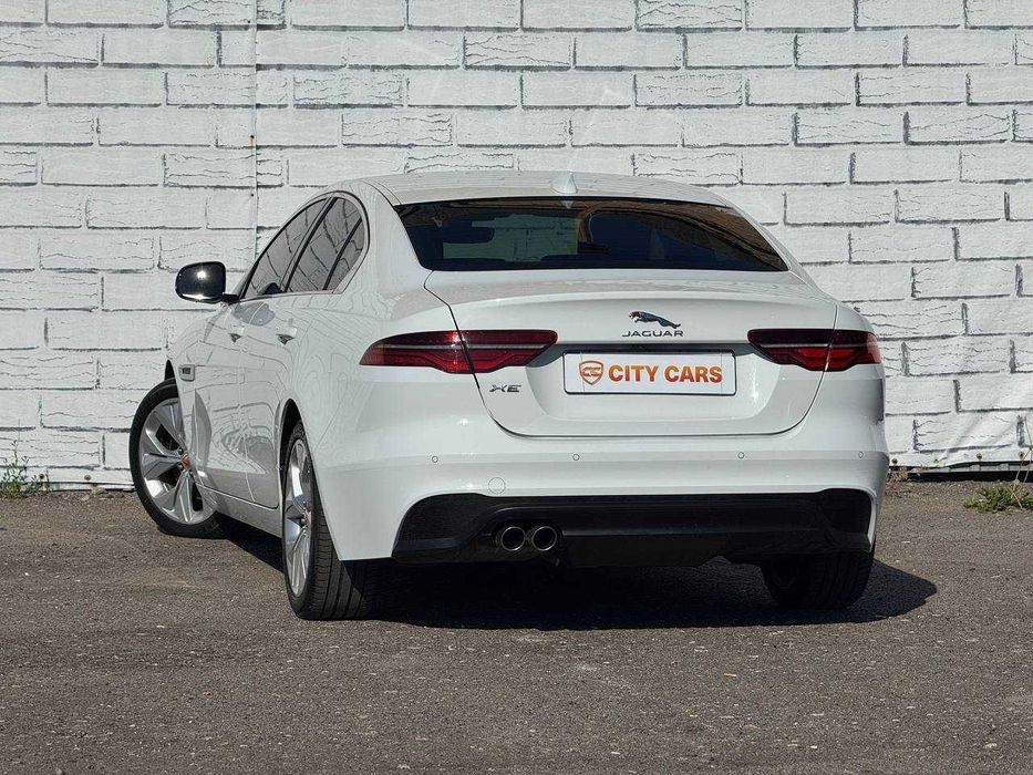 Jaguar XE 2020 р