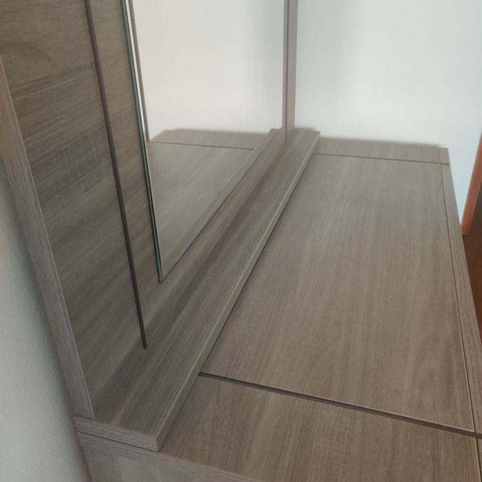 Cómoda, três gavetas com espelho incluído - Ótimo estado