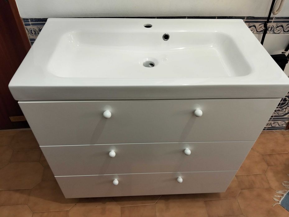 Wc Móvel + lavatório + espelho + aplique