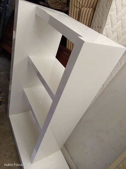 Movel estante  branco