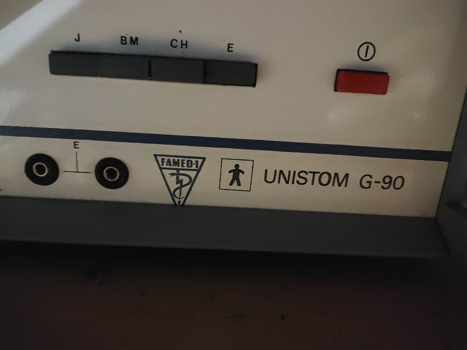 Zasilacz famed unistom g90