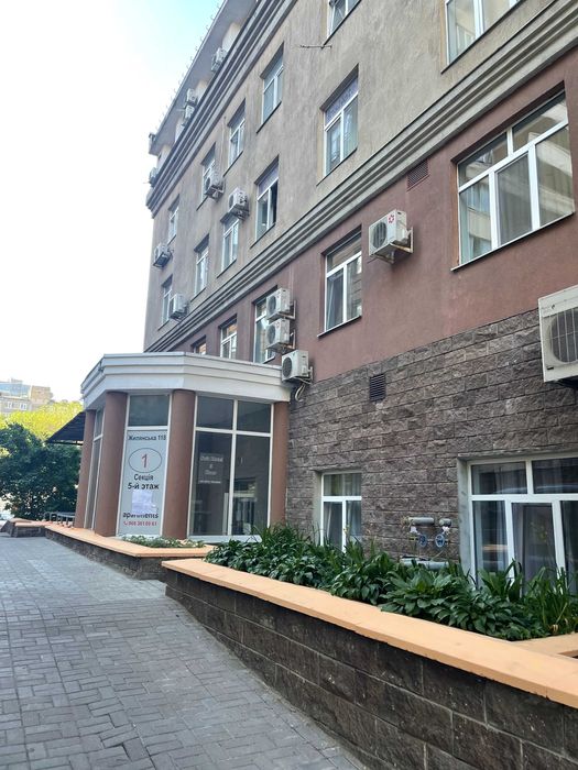 Зніміть шикарний простір для роботи Жилянська вул., 118