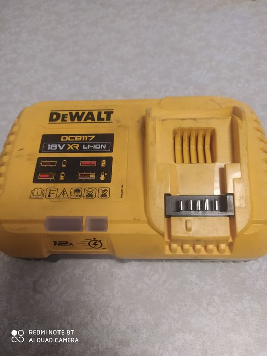Сабельная пила, шабельна пилка DeWALT DCS389NT з акумулятором та заряд