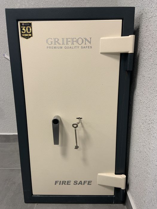Сейф GRIFON FS.90.K / Вогестійкий / 2 ключі / Українського виробництва