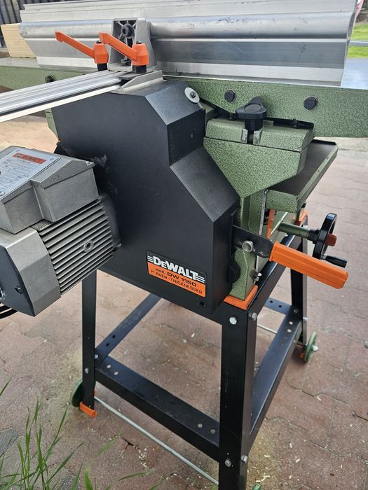 Heblarko grubościówka DeWalt DW 1150