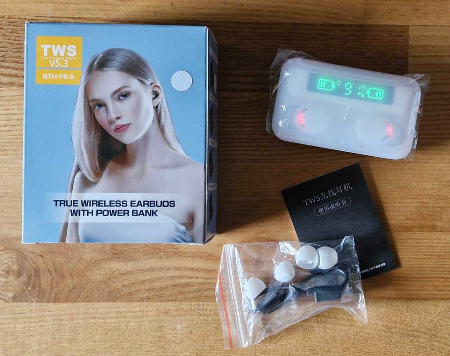Białe Słuchawki Bluetooth 5.3 TWS BTH-F9-5 + Pokrowiec