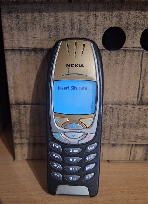 Telefon Nokia 6310i włącza się