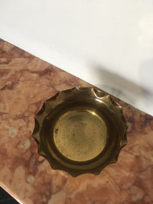 Taça em metal muito antigo