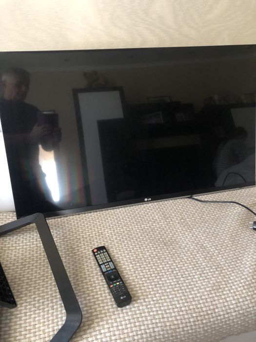 Телевізор  LG 47 LM660T