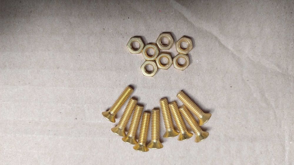 śruba i nakrętka mosiężna m4