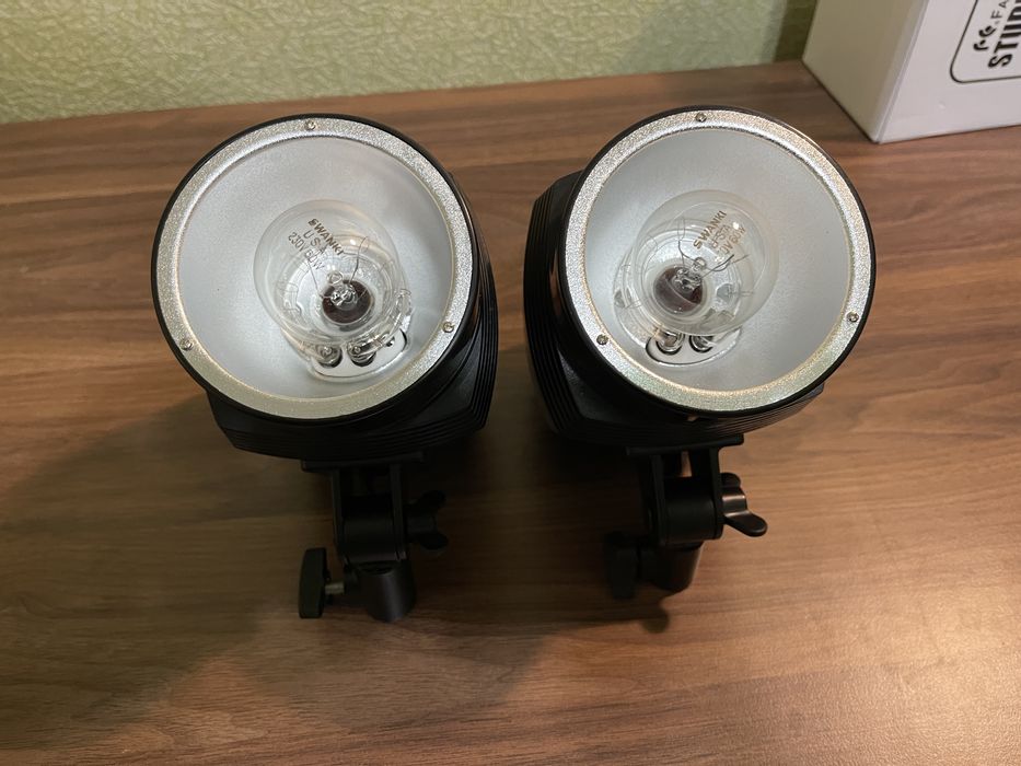 Студійні спалахи FalconEyes SS-150B