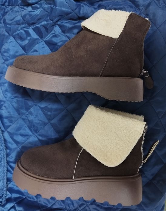 Зимові черевики ,уги 24,5;25см-устілка