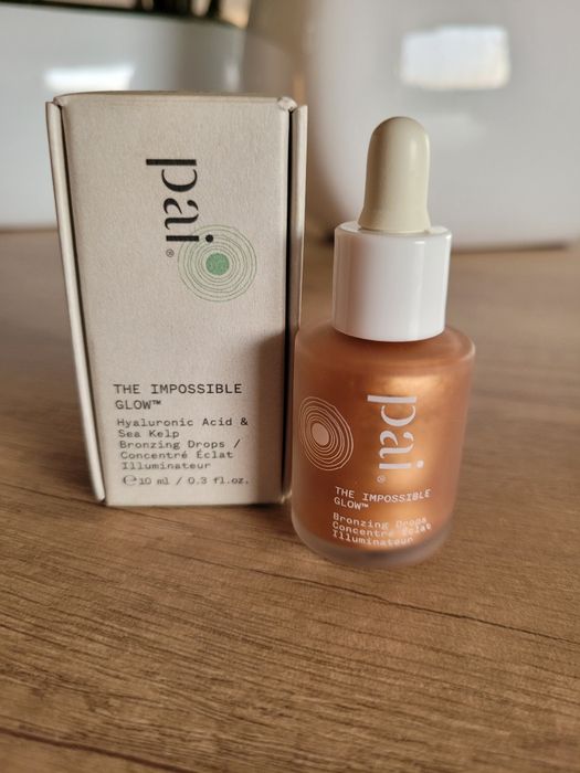 Pai impossible glow rozświetlacz do twarzy w płynie krople