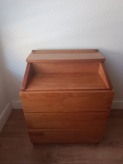 Mesinha de cabeceira