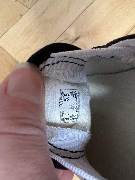 Сліпони  35 розмір Vans Cherry Blossom з вишивкою