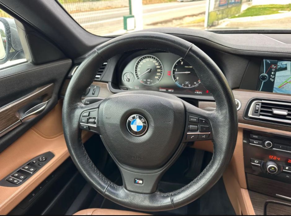 BMW 730d pack M 2011
