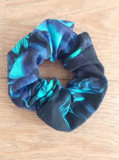 Okee - scrunchie w odcieniach niebieskiego