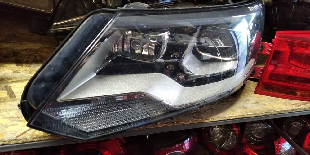 Передня Фара тігуан 1