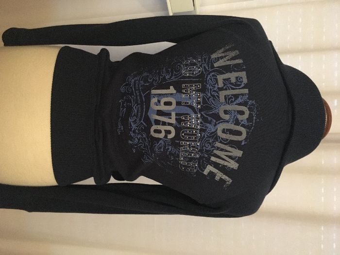 Blusão / Casaco da marca Bershka com brilhantes nas Costas