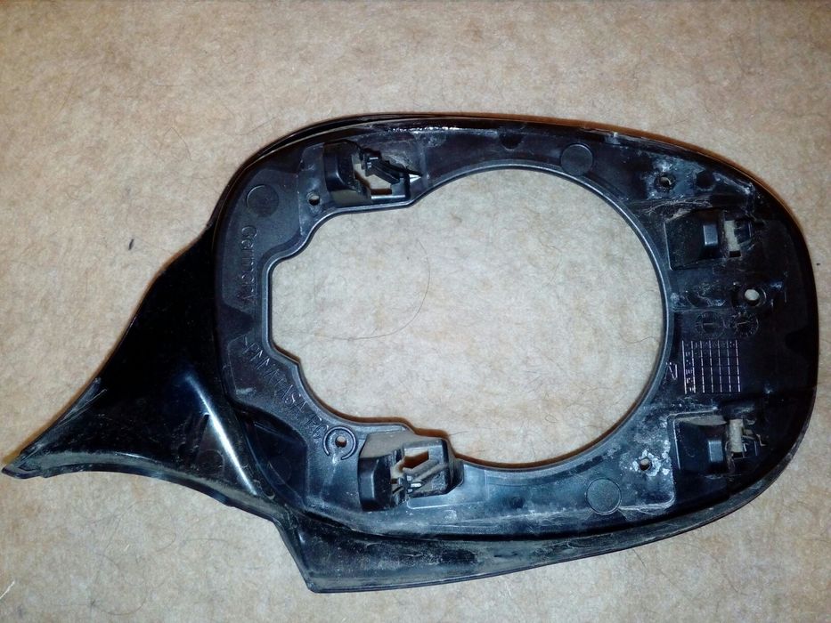Корпуса зеркал на БМВ Е82 с дефектами
