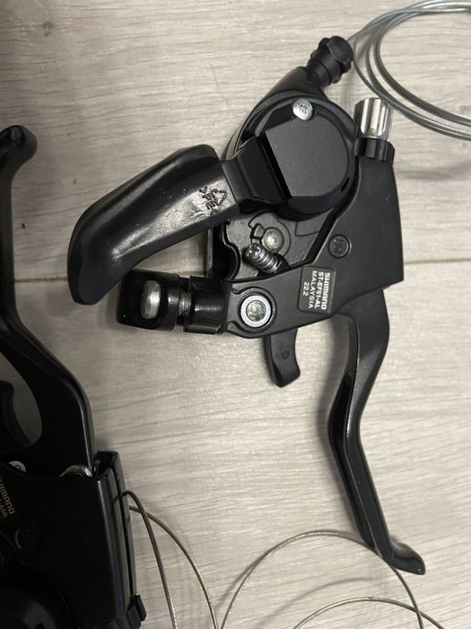 Shimano ST-EF51-A klamkomaneki 3x8 v-brake