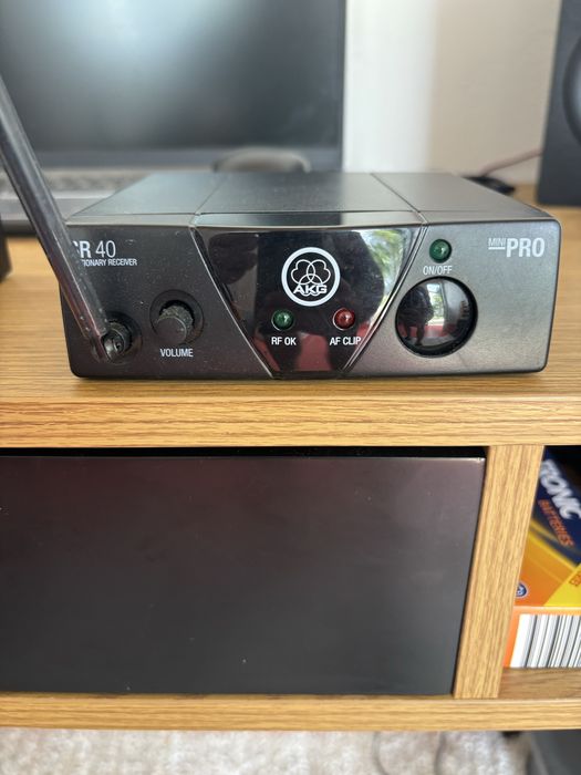 Akg emissor de guitarra