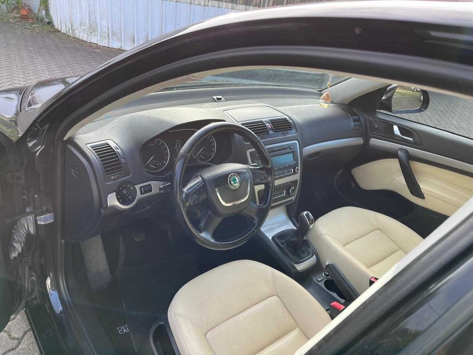 Škoda Octavia II 1.6 TDI 105 CV – 2011 – Económico e Fiável