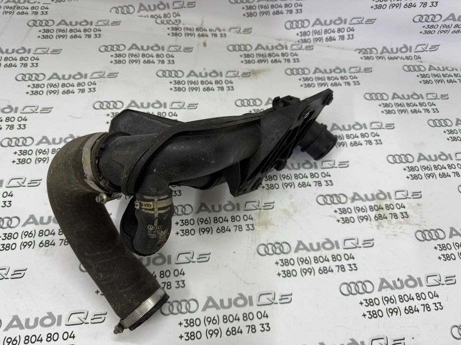 Шланг/патрубок інтеркулера интеркулера лівий  Audi A4 B8  A5 B8 Q5 B8