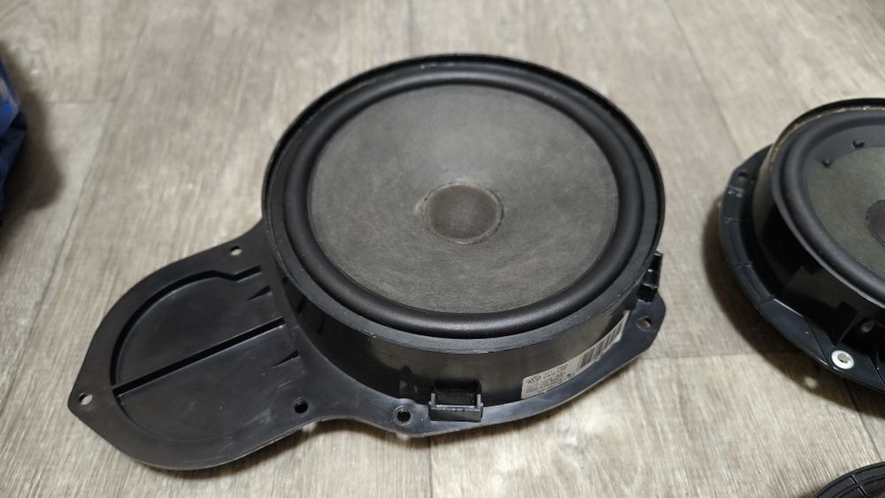 Штатные динамики VW CC Passat b5 b6 b7 Jetta