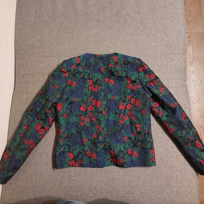 Темно-зелений піджак в квітах