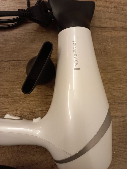 Suszarka REMINGTON Hydraluxe AC8901 Biały 2300W