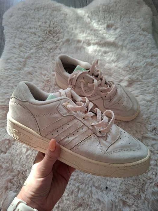 Adidas Originals Rivalry Low GW0168 38 2/3 zamsz beż