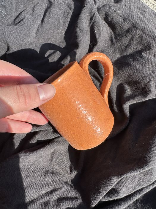 Copos, canecas de barro