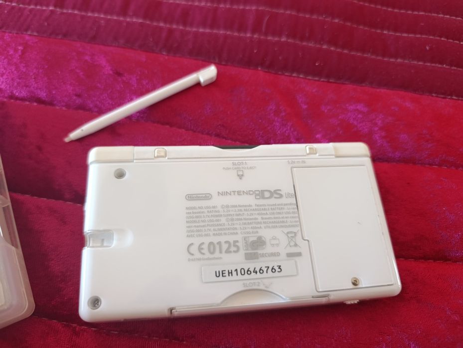 Nintendo DS Lite branca + jogo Madagascar Kartz