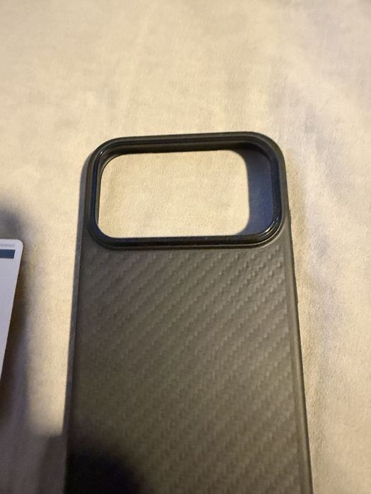 Spigen Enzo Aramid  Iphone 17 pro max