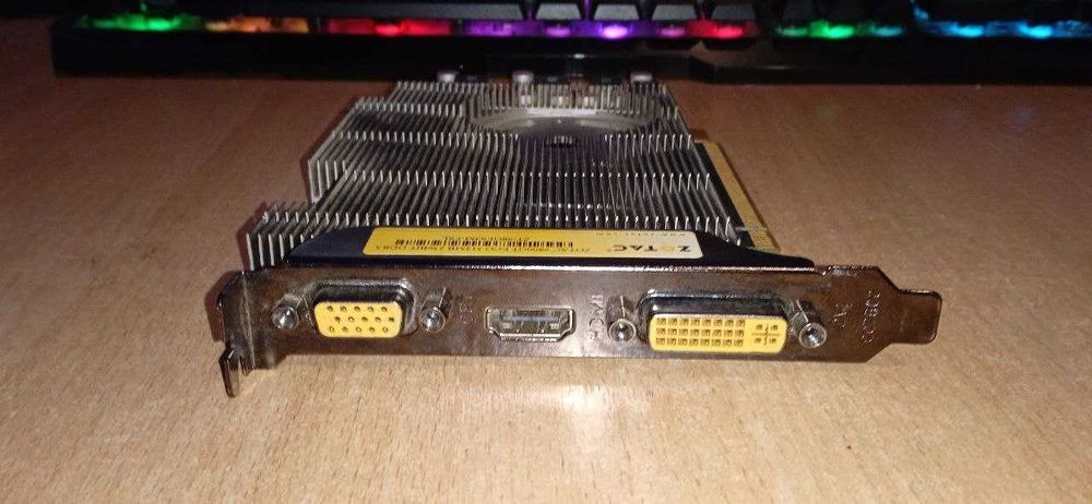 Видео карта Zotac 9800GT ECO