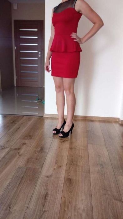 Sukienka czerwona baskinka jak nowa rozm. 36 S