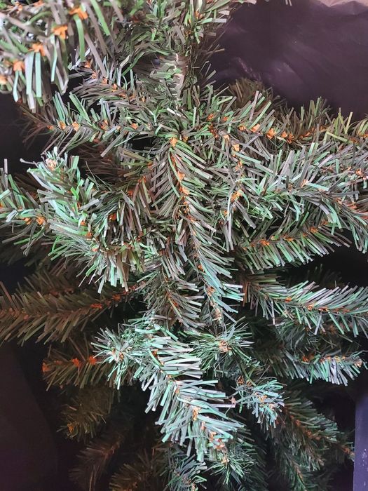 Árvore de natal em ótimo estado