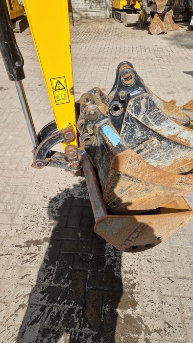 Minikoparka JCB 16C1 z 2022 roku 800mth jak nowa