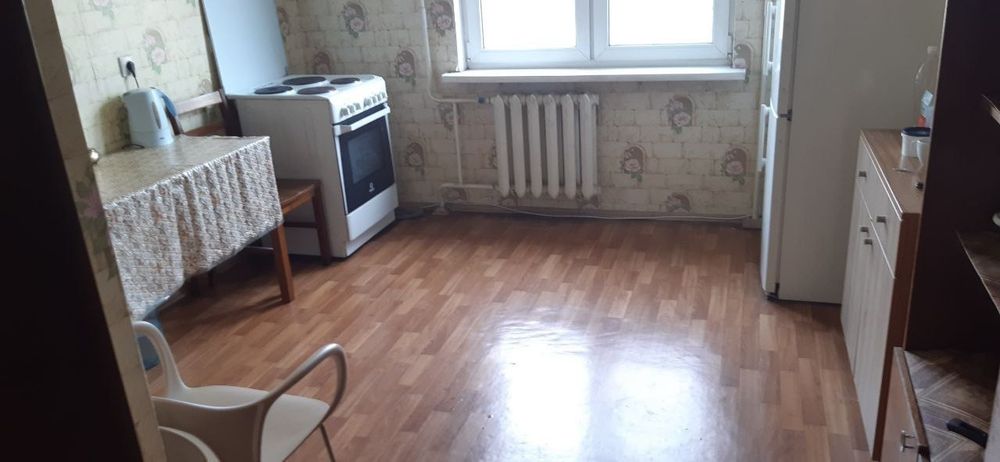 Комната с балконом возле озера