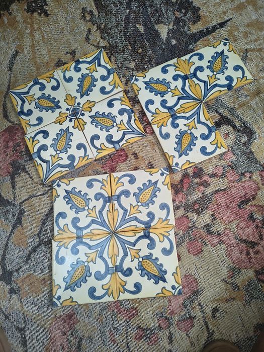 Azulejos vários  pombalinos  e VL