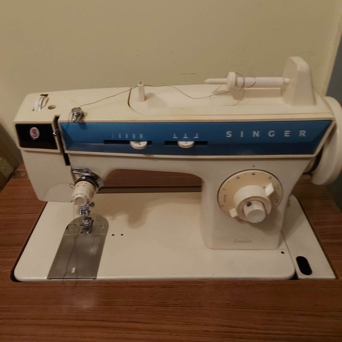 Vende-se máquina costura Singer